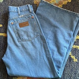 Wranglers worldwide 661 high rise wide leg sz 26 new, not tag but never worn